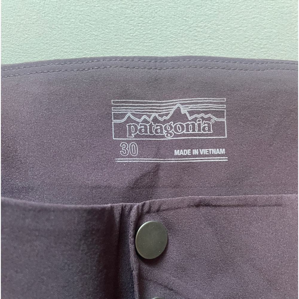 Patagonia Men's Dirt Roamer Deep Purple Athletic Shorts - Picture 2 of 4